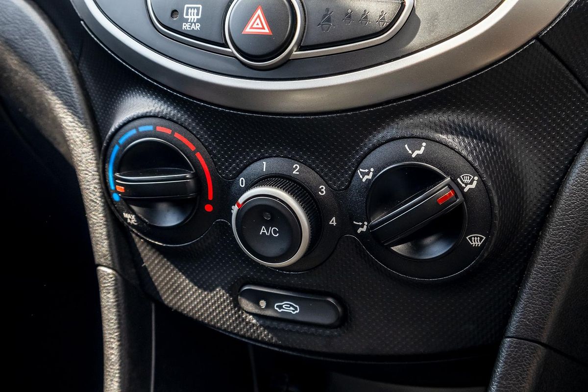 2014 Hyundai Accent Active RB2