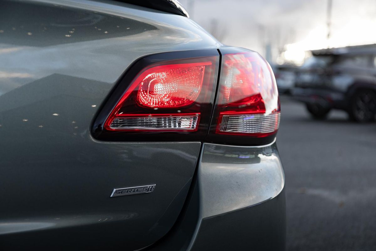 2016 Holden Commodore SV6 Black VF Series II