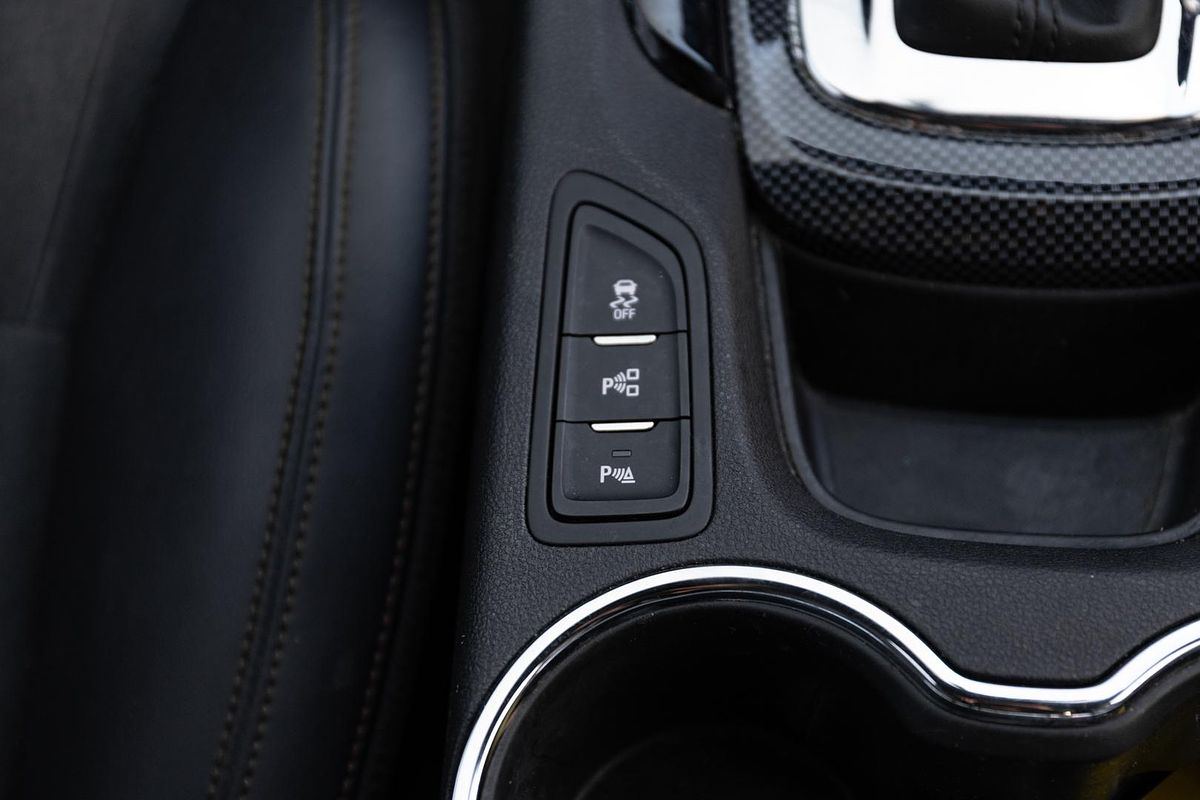 2016 Holden Commodore SV6 Black VF Series II