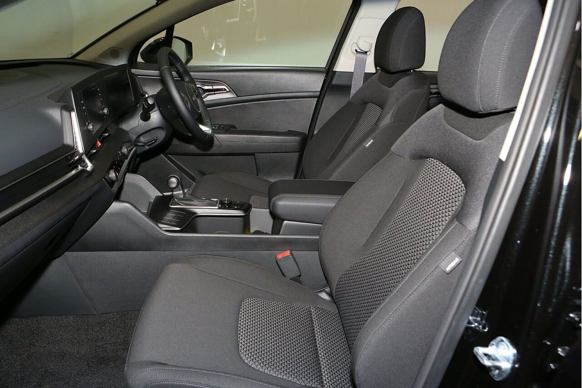 2025 Kia Sportage S NQ5