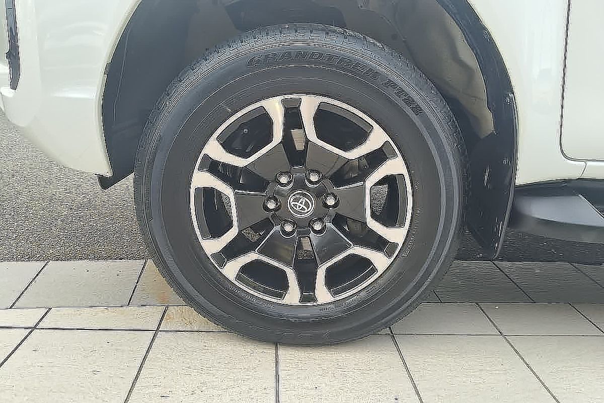 2023 Toyota Hilux SR5 GUN126R 4X4