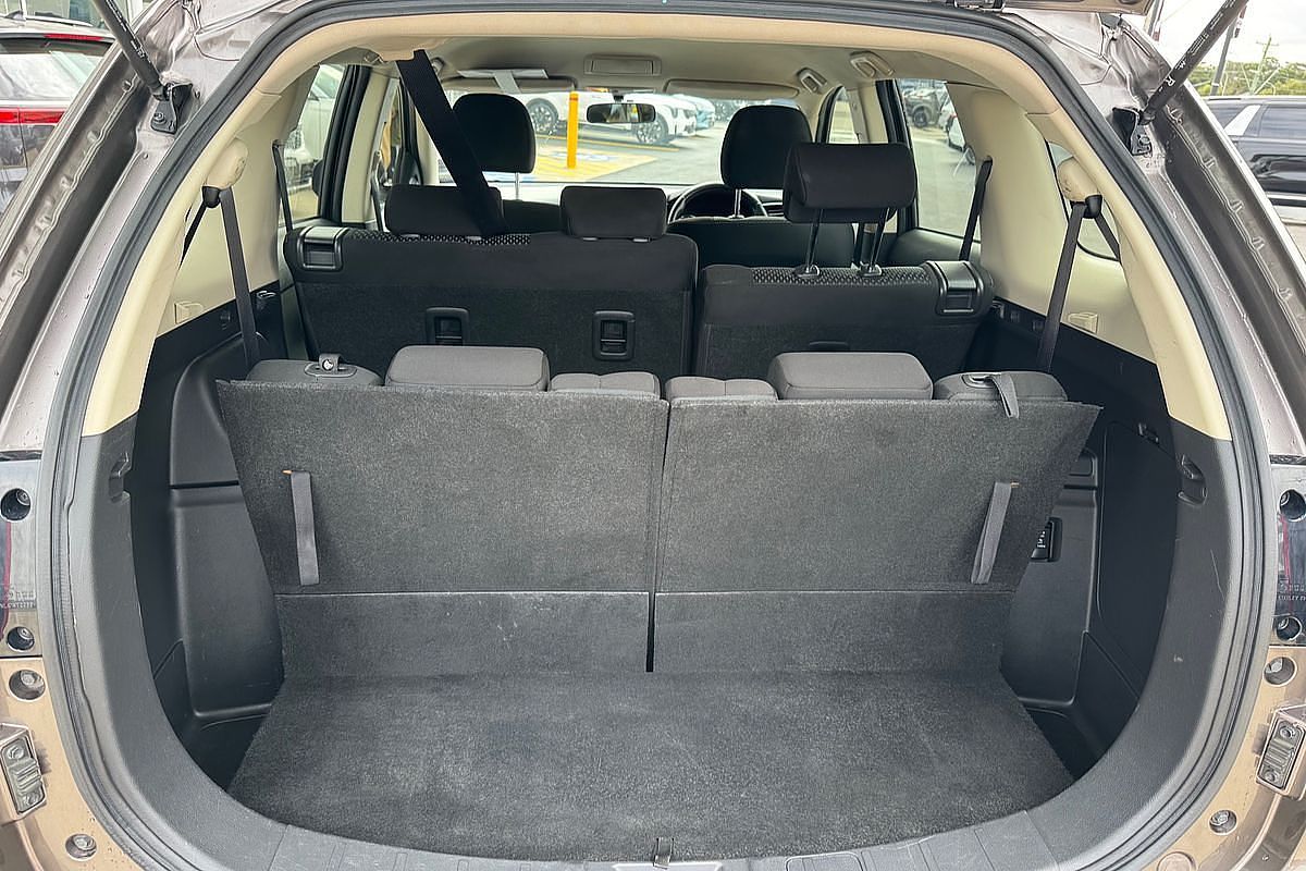 2019 Mitsubishi Outlander ES ADAS ZL