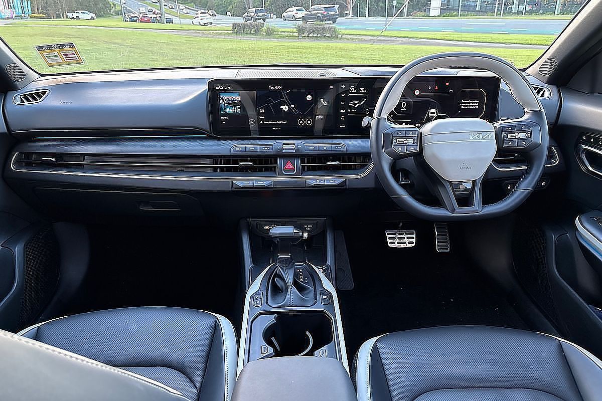 2025 Kia K4 GT-Line CL4m