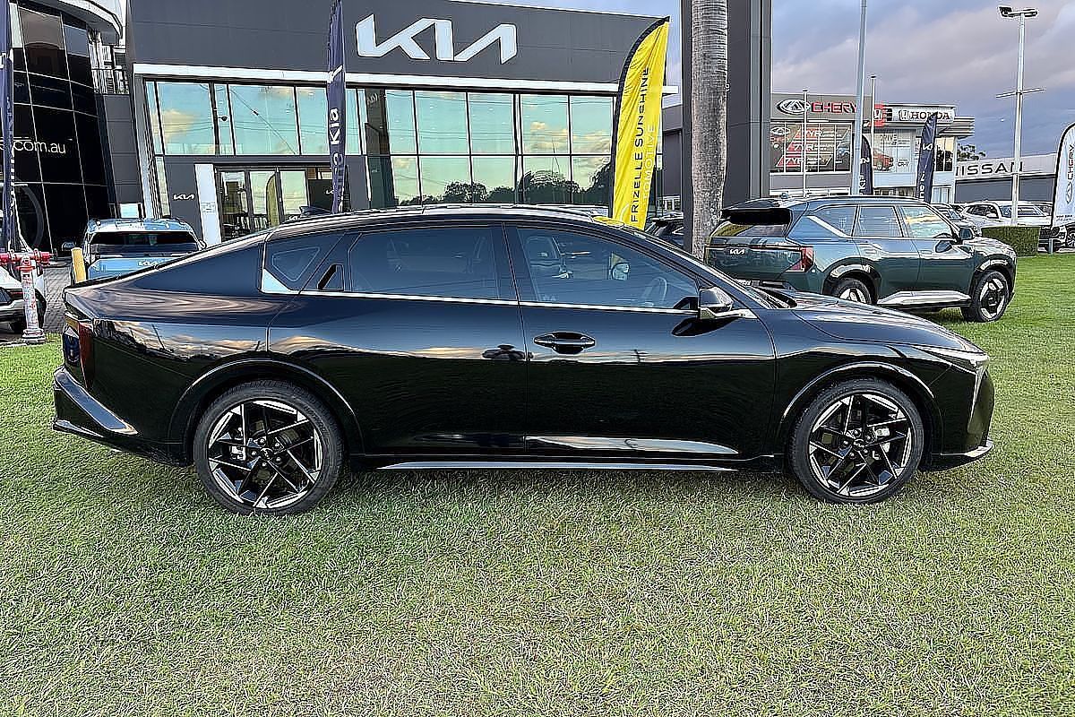 2025 Kia K4 GT-Line CL4m