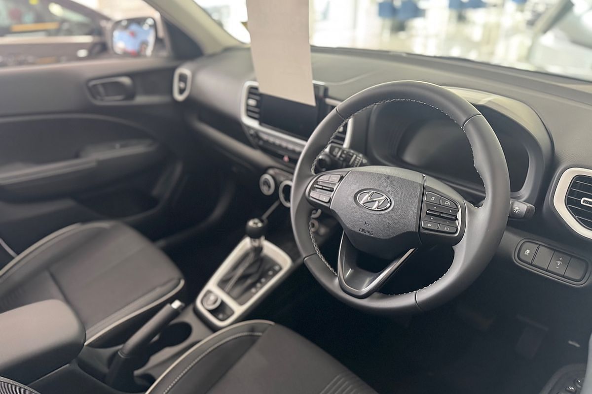 2024 Hyundai Venue Elite QX.V5