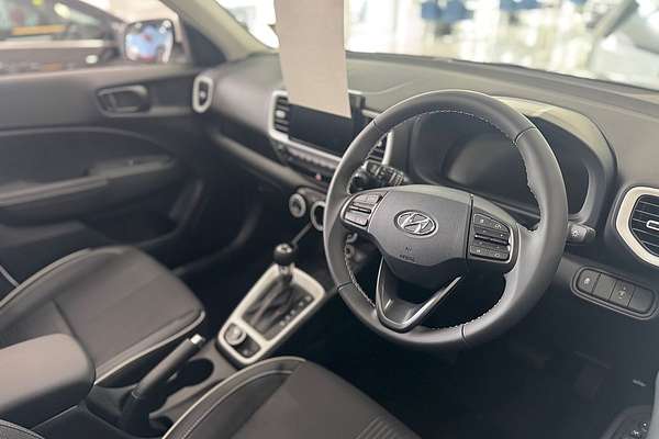 2024 Hyundai Venue Elite QX.V5