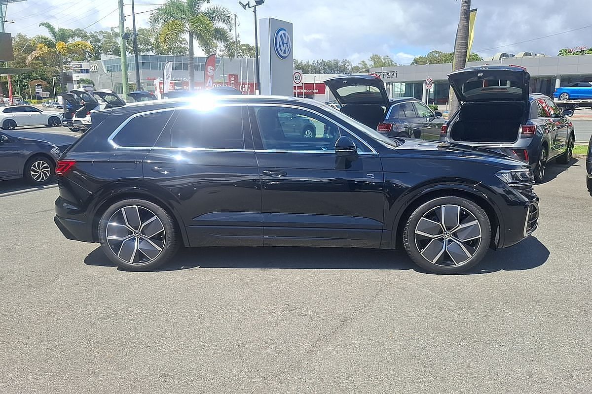 2024 Volkswagen Touareg 210TDI R-Line RC