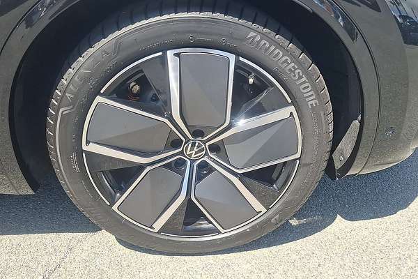 2024 Volkswagen Touareg 210TDI R-Line RC