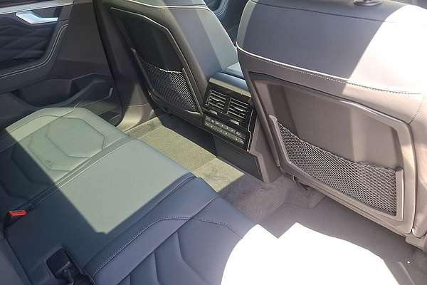 2024 Volkswagen Touareg 210TDI R-Line RC