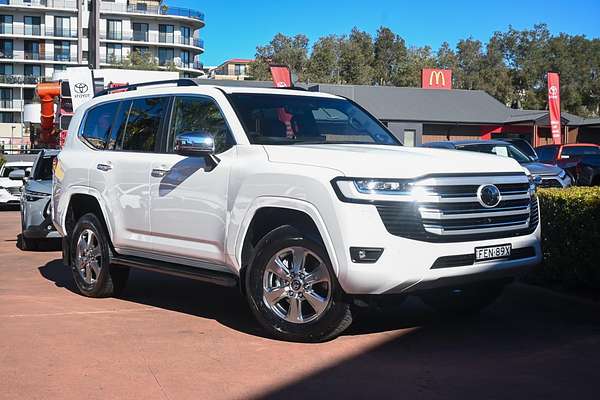2023 Toyota Landcruiser Sahara FJA300R
