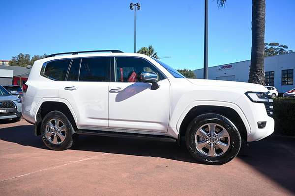 2023 Toyota Landcruiser Sahara FJA300R