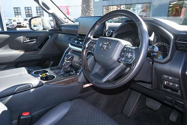 2023 Toyota Landcruiser Sahara FJA300R