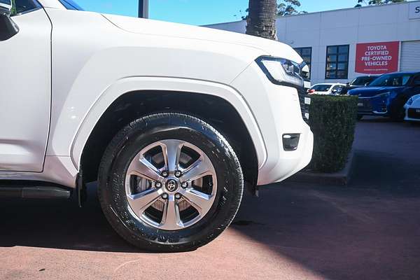 2023 Toyota Landcruiser Sahara FJA300R