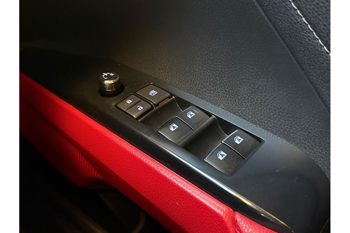 2018 Toyota Camry SX GSV70R