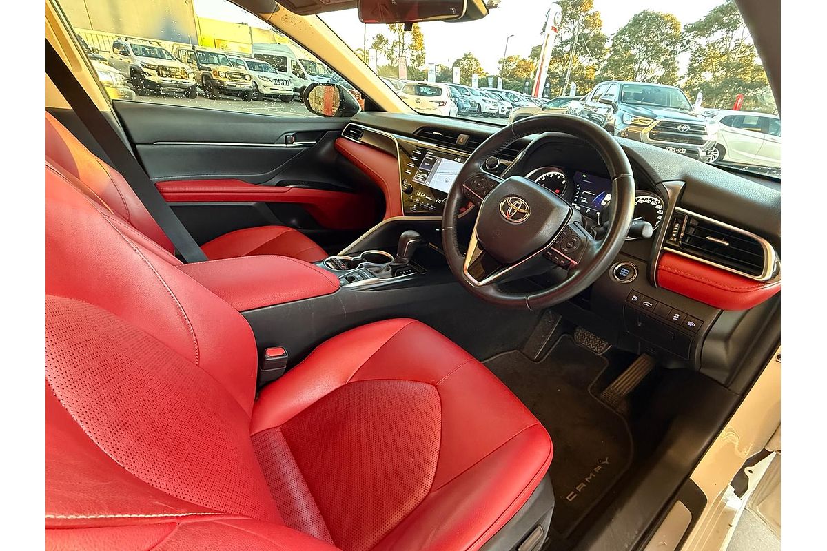 2018 Toyota Camry SX GSV70R