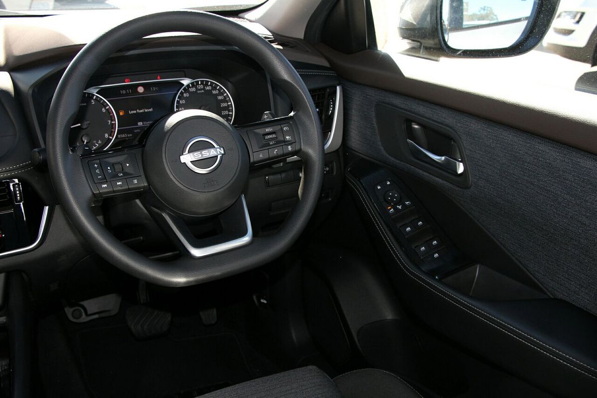2024 Nissan X-TRAIL ST T33