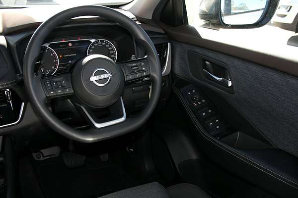 2024 Nissan X-TRAIL ST T33