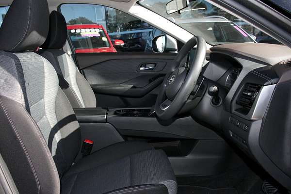 2024 Nissan X-TRAIL ST T33