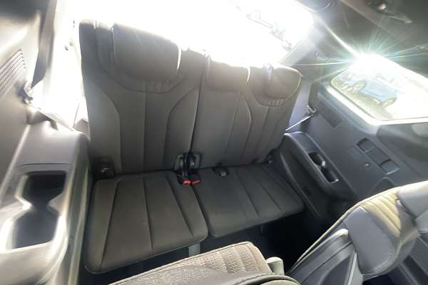 2025 Hyundai Palisade Calligraphy Black Ink LX2.V5