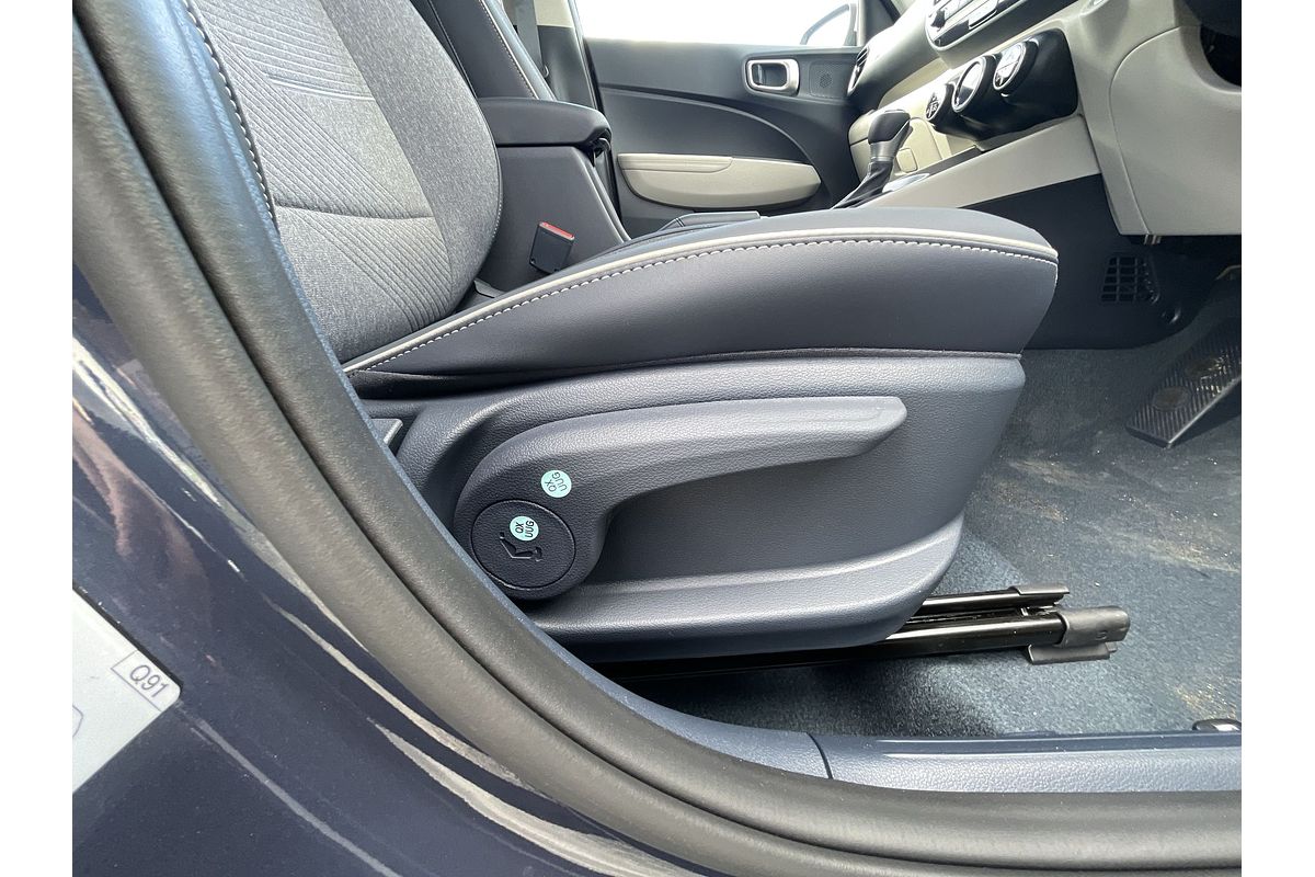 2025 Hyundai Venue Elite QX.V5