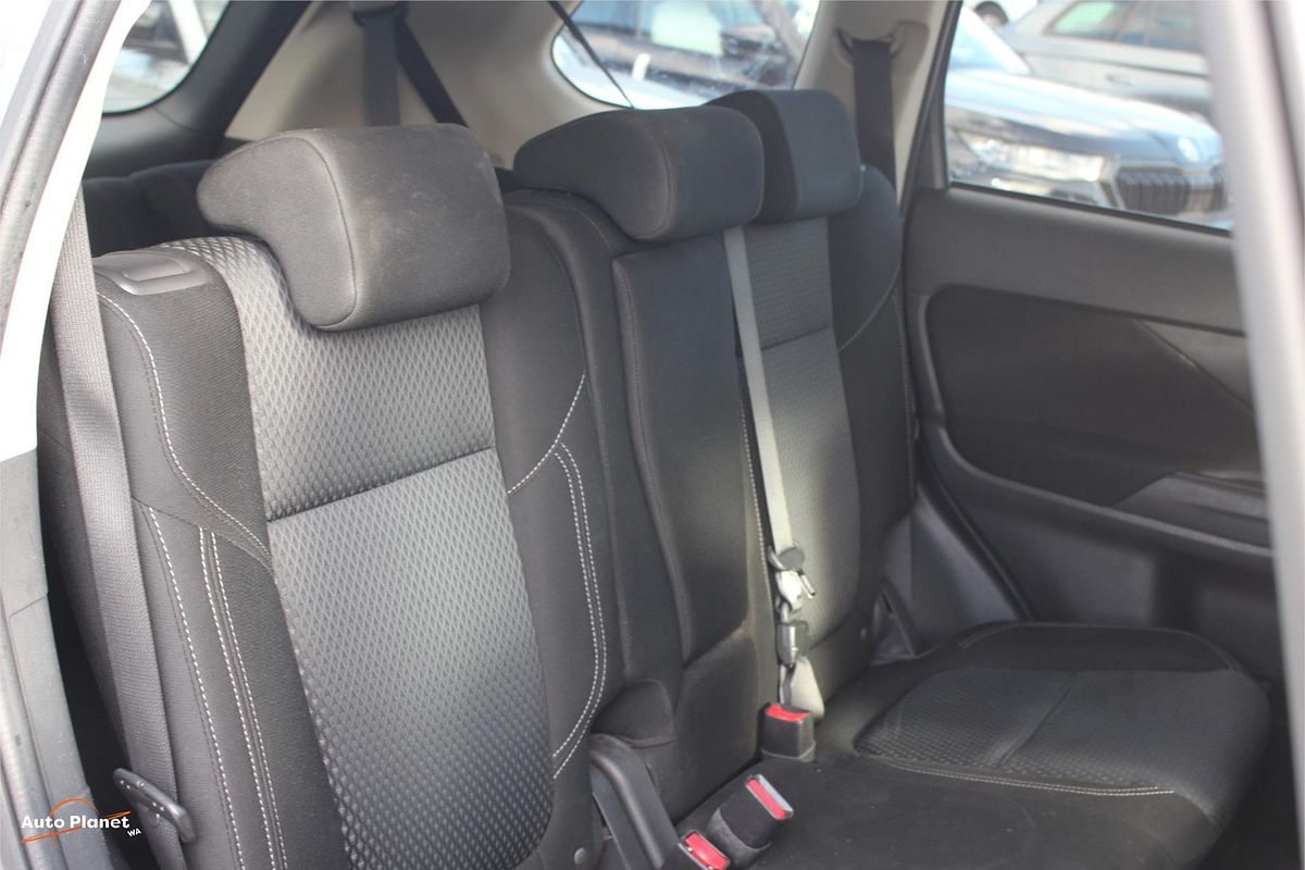 2021 Mitsubishi OUTLANDER ES 7 SEAT (2WD) ZL MY21