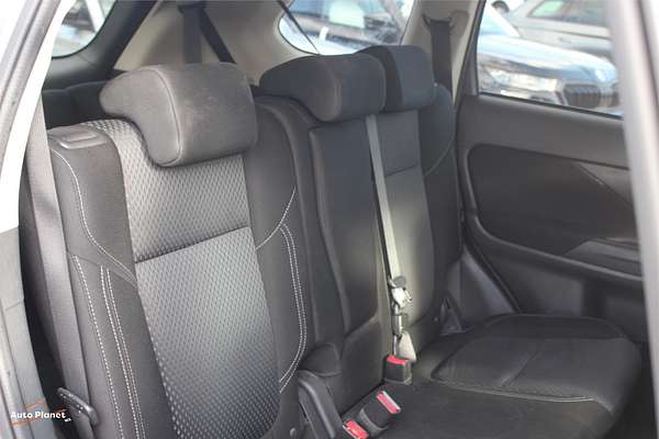 2021 Mitsubishi OUTLANDER ES 7 SEAT (2WD) ZL MY21
