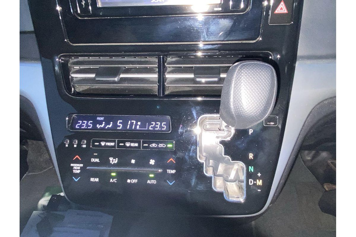 2018 Toyota Tarago GLX ACR50R