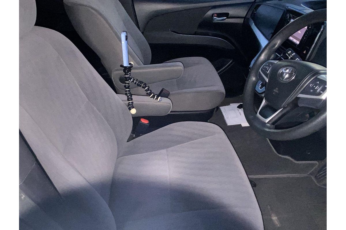 2018 Toyota Tarago GLX ACR50R
