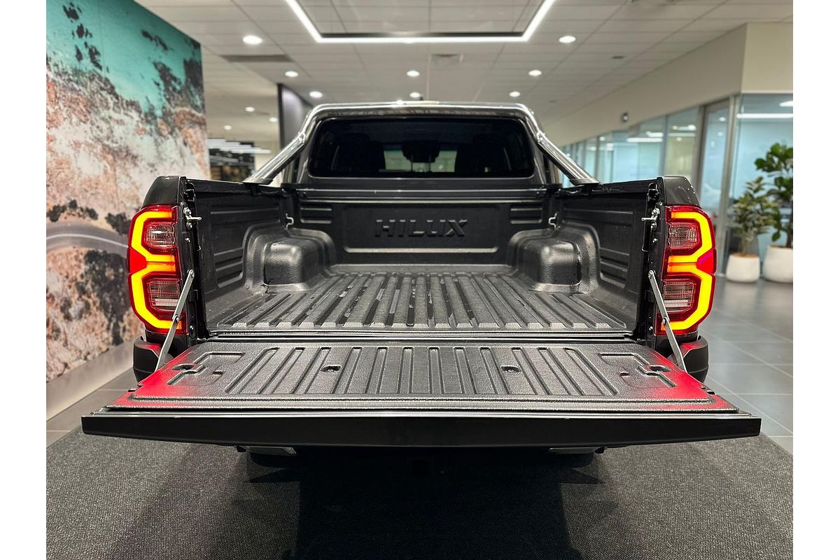 2023 Toyota Hilux SR5 GUN126R 4X4