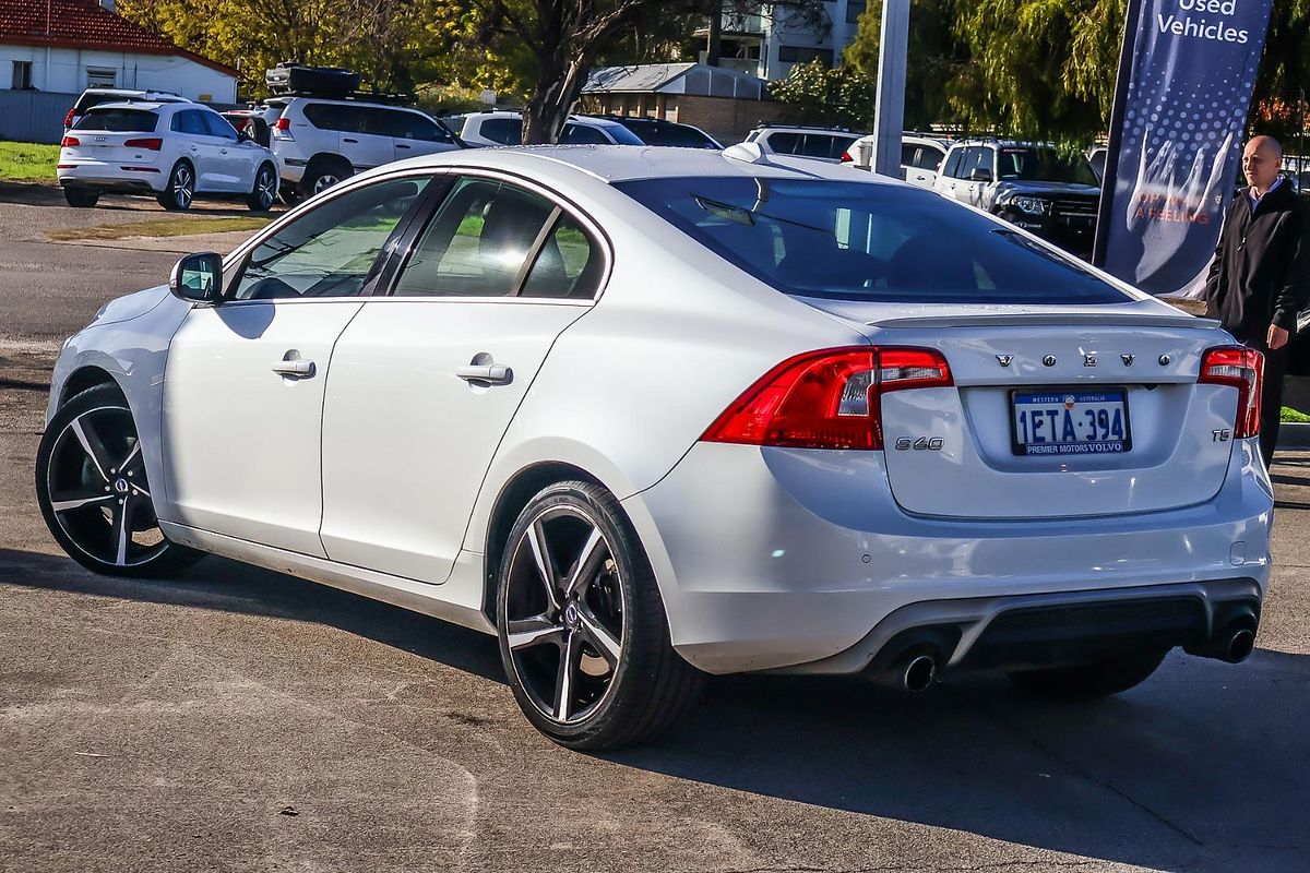 2015 Volvo S60 T5 R-Design