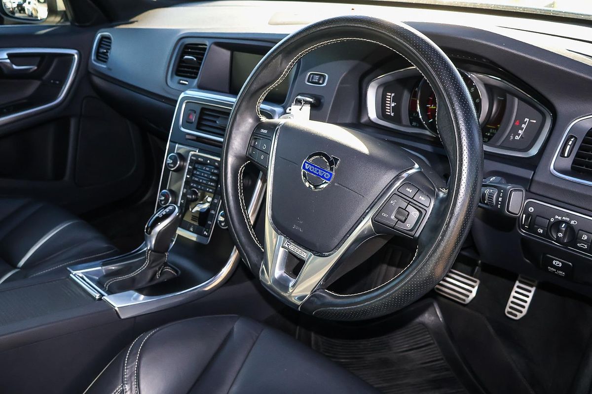 2015 Volvo S60 T5 R-Design