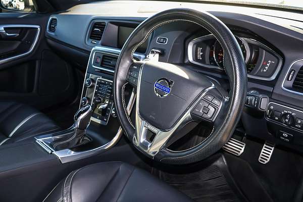 2015 Volvo S60 T5 R-Design