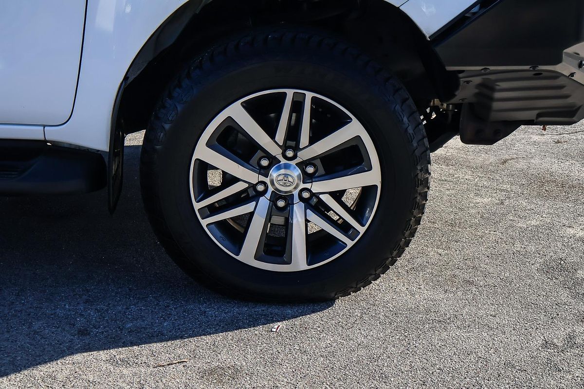 2020 Toyota Hilux SR5 GUN126R 4X4