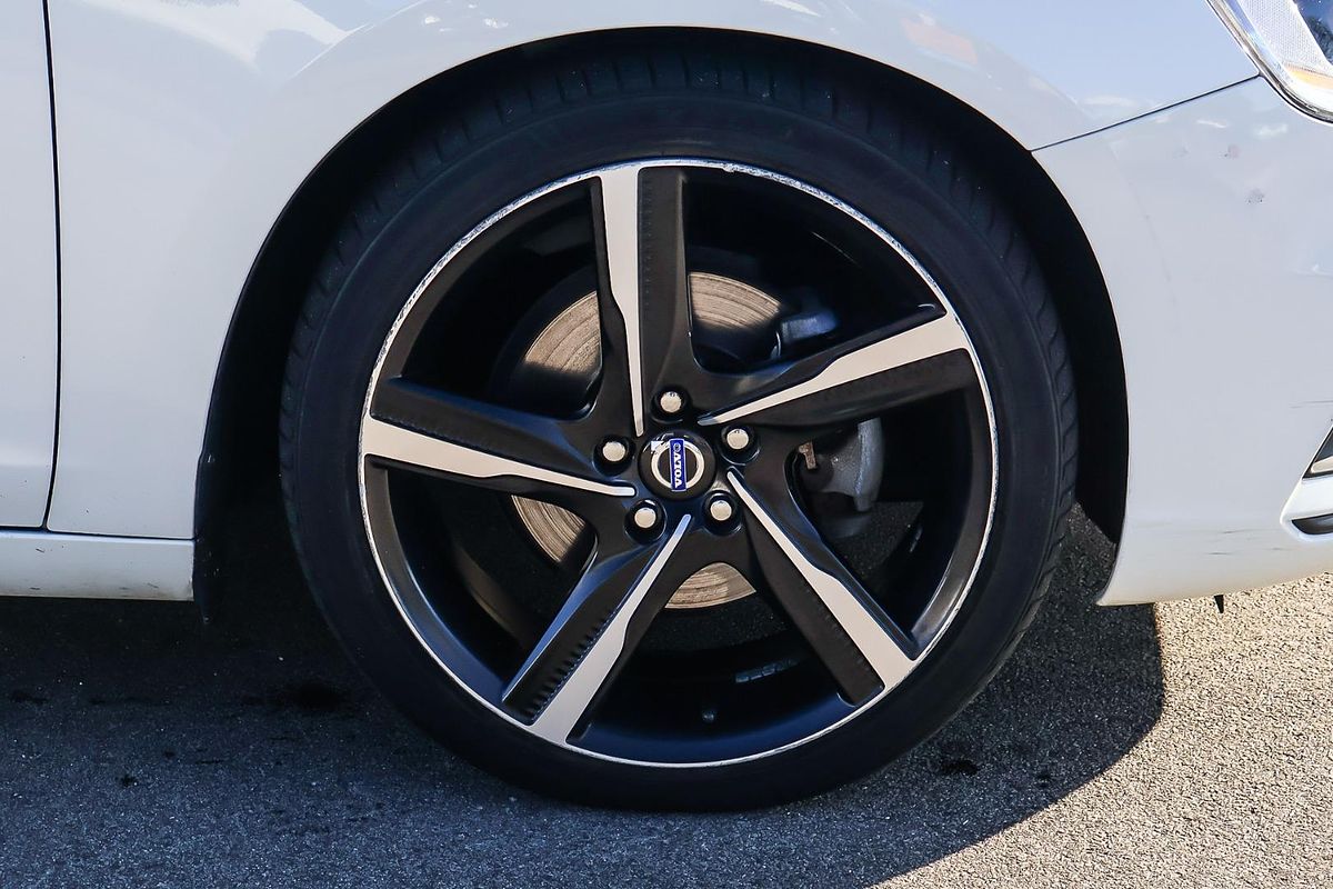 2015 Volvo S60 T5 R-Design