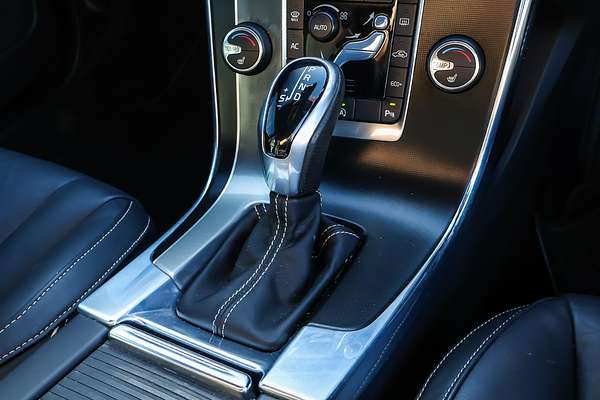2015 Volvo S60 T5 R-Design