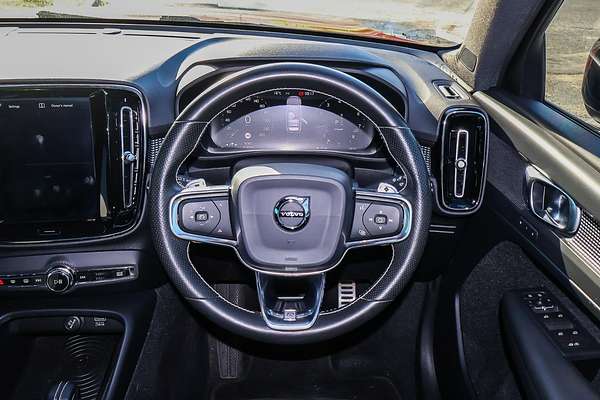 2018 Volvo XC40 T5 R-Design