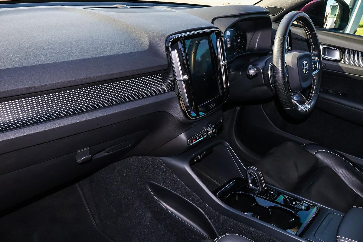 2018 Volvo XC40 T5 R-Design