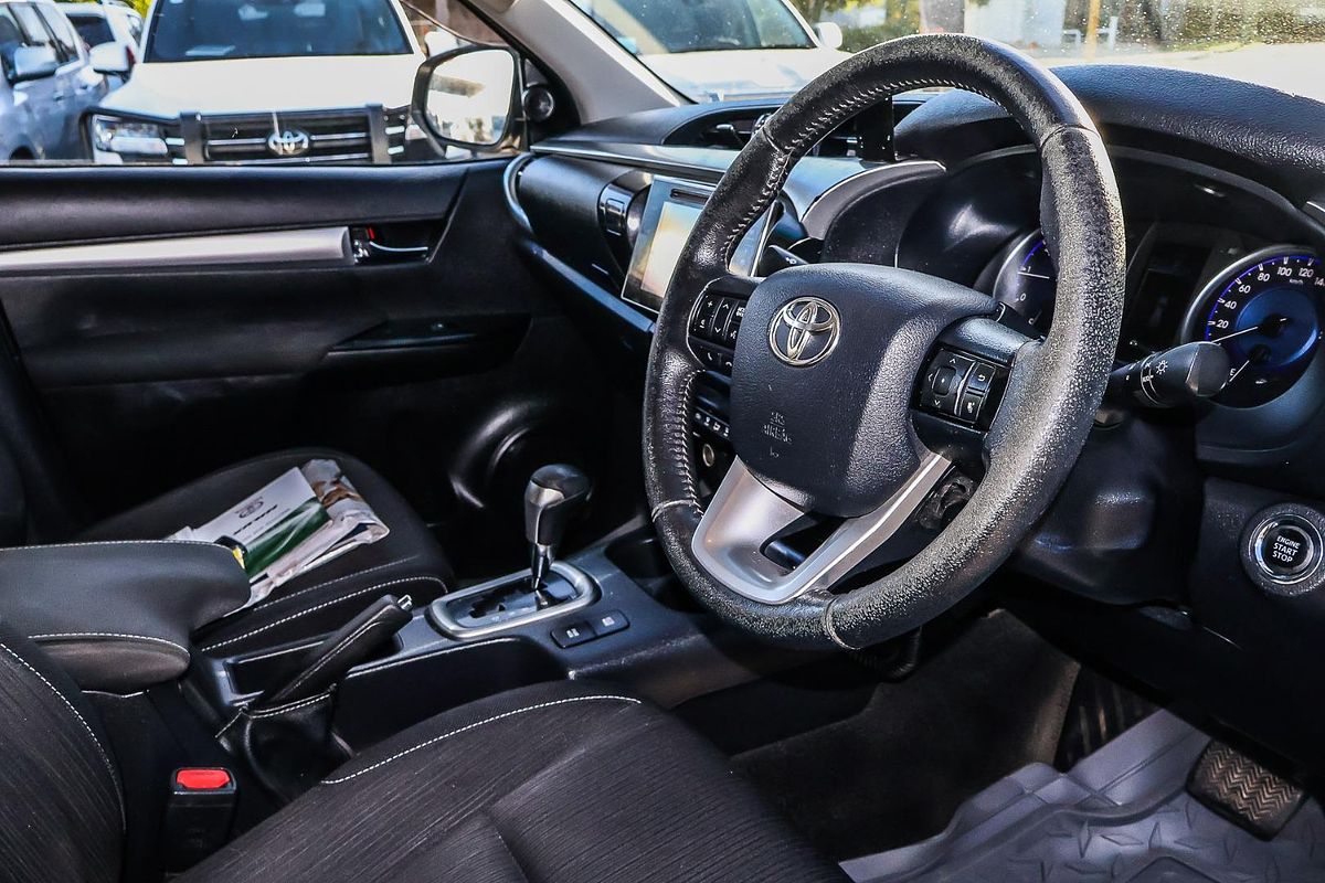 2015 Toyota Hilux SR5 GUN126R 4X4