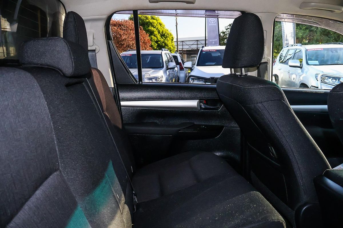 2015 Toyota Hilux SR5 GUN126R 4X4