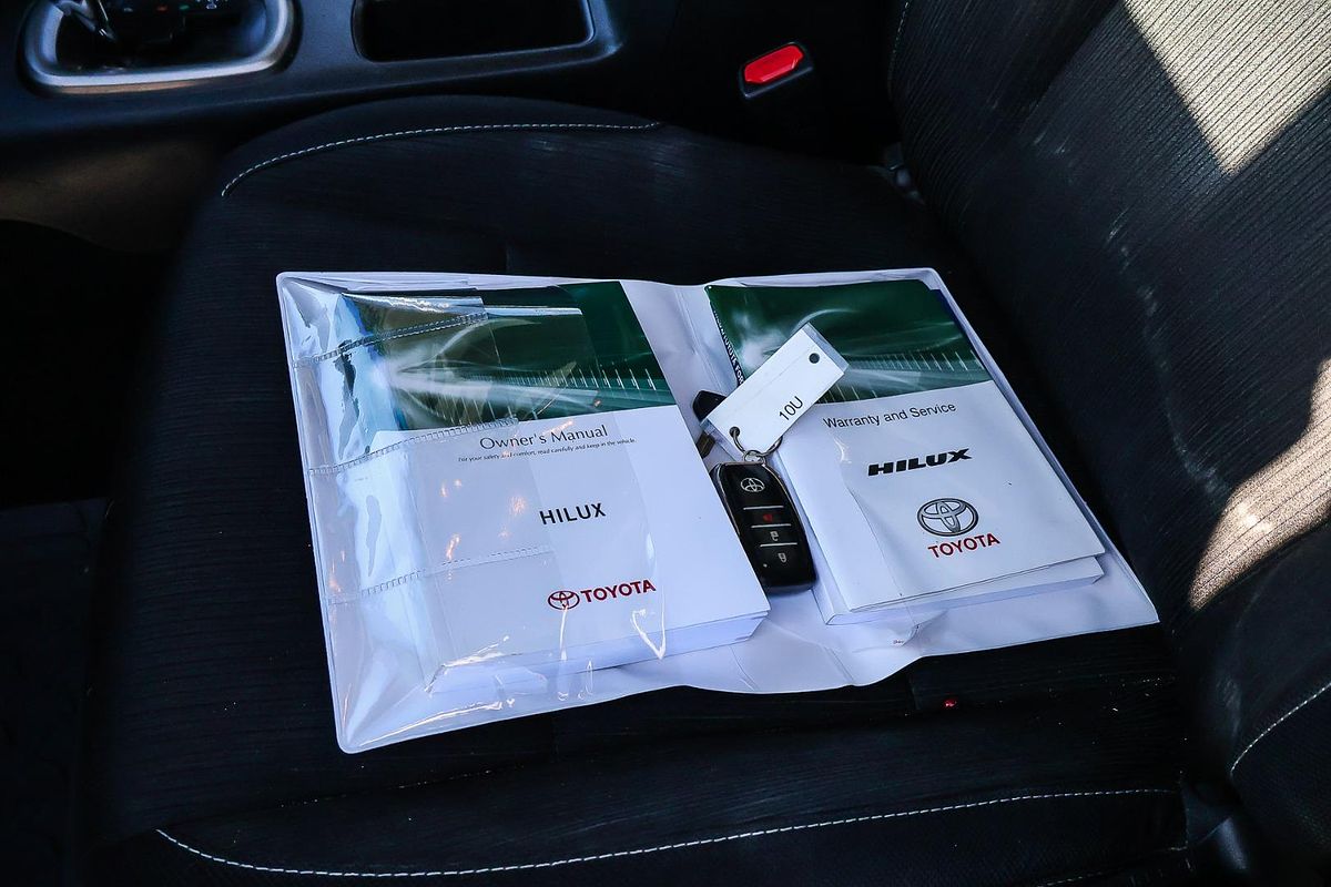 2015 Toyota Hilux SR5 GUN126R 4X4