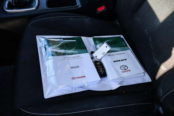 2015 Toyota Hilux SR5 GUN126R 4X4