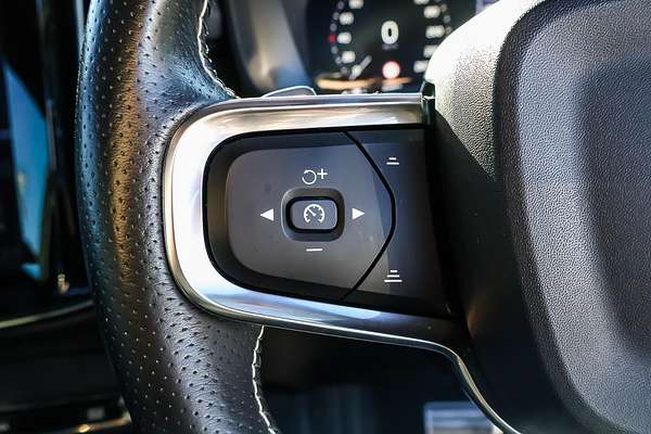 2018 Volvo XC40 T5 R-Design