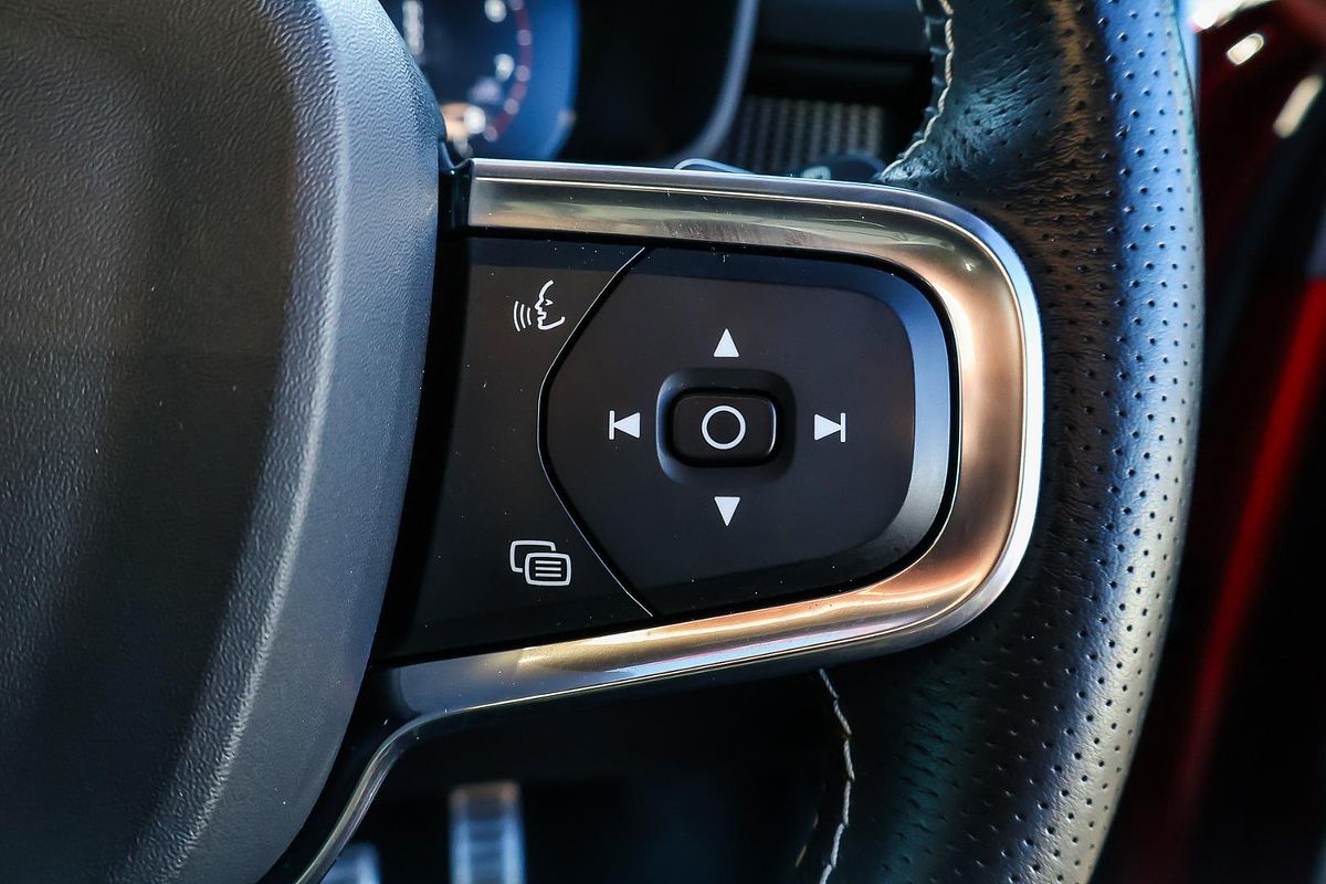 2018 Volvo XC40 T5 R-Design
