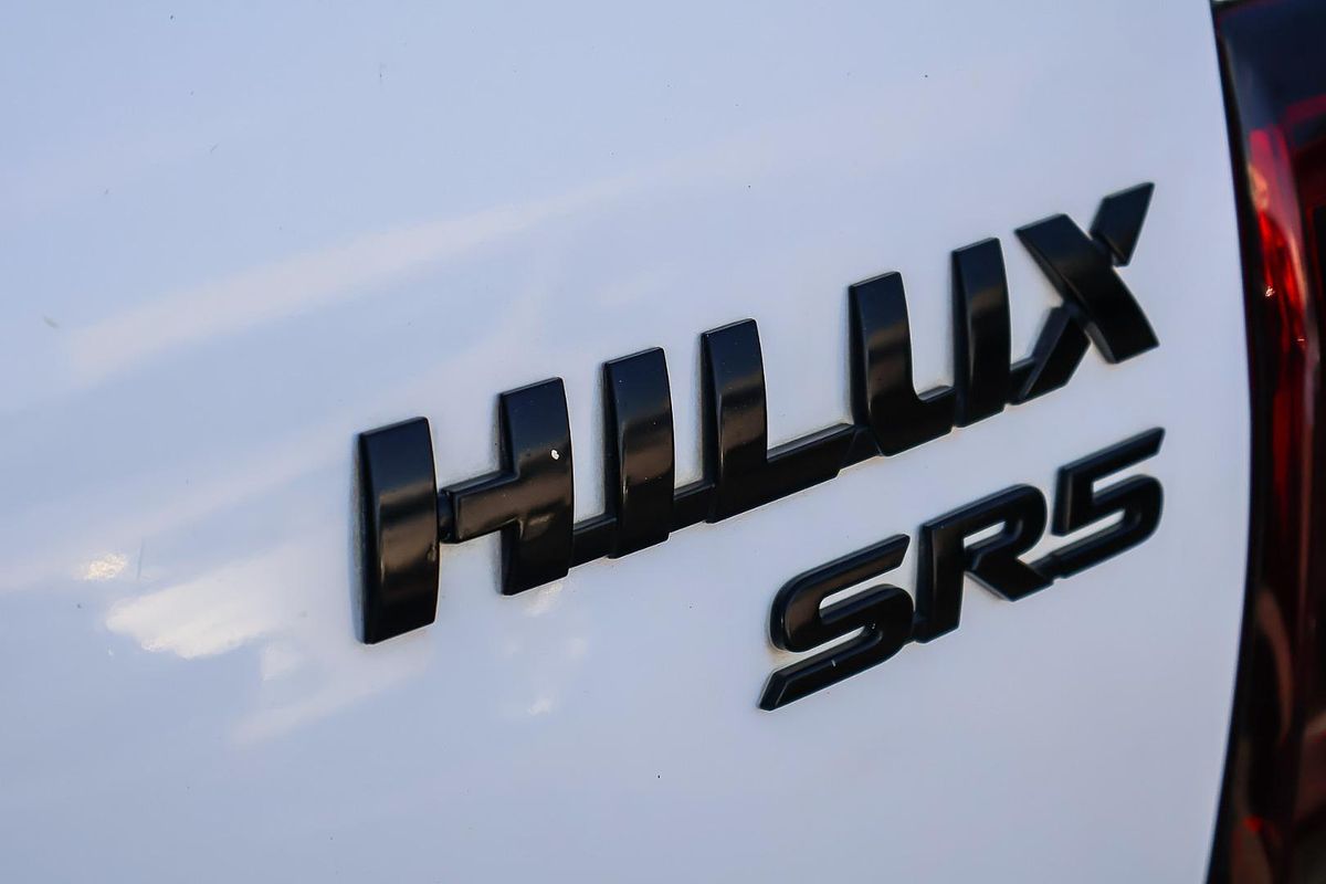 2015 Toyota Hilux SR5 GUN126R 4X4