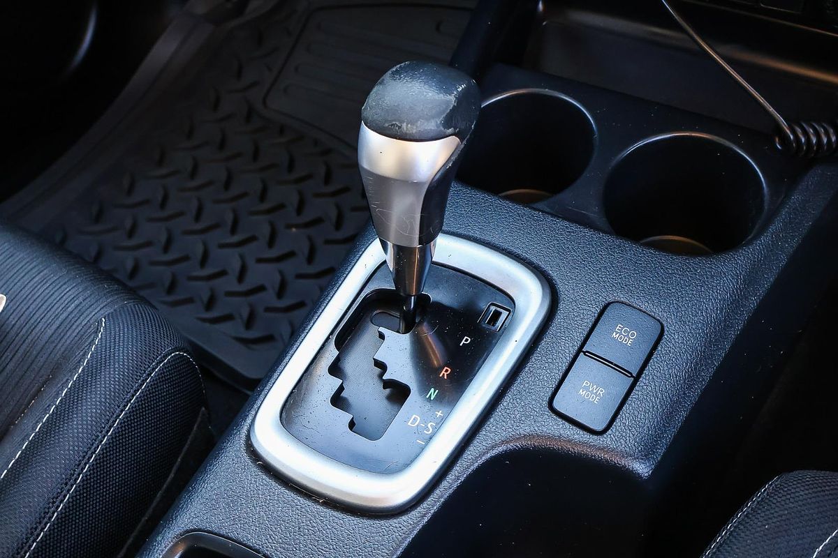 2015 Toyota Hilux SR5 GUN126R 4X4