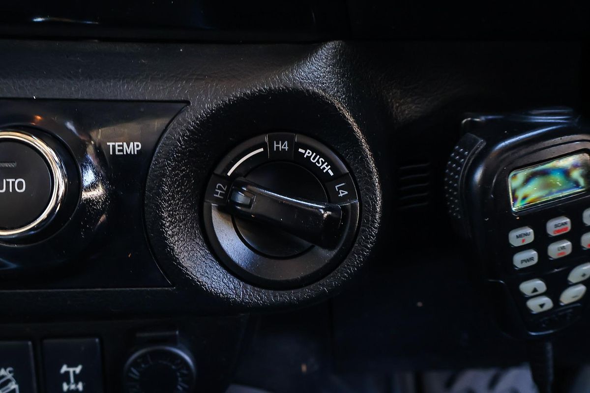 2015 Toyota Hilux SR5 GUN126R 4X4