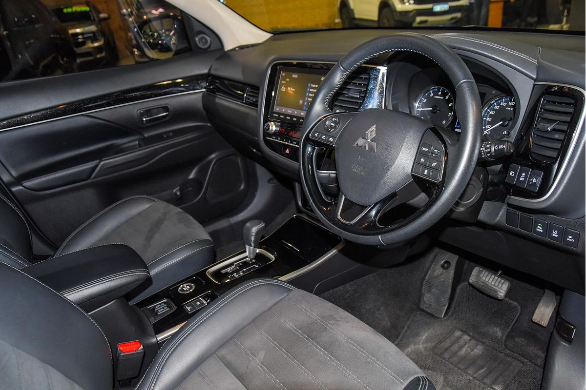 2020 Mitsubishi Outlander LS ZL
