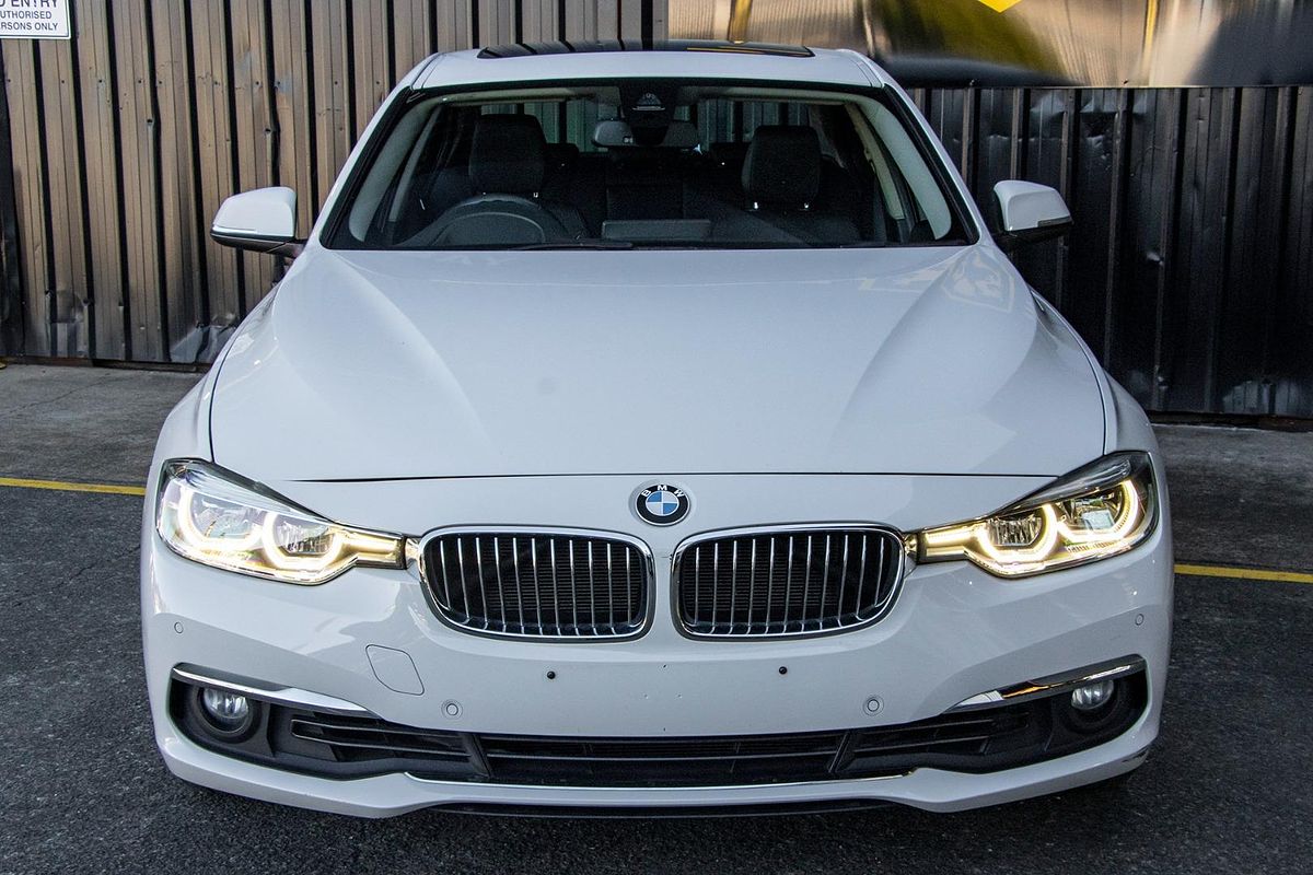 2015 BMW 3 Series 330i Luxury Line F30 LCI