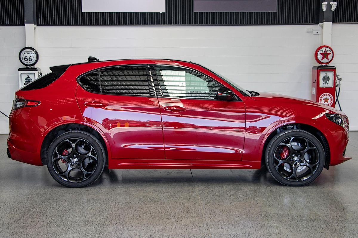 2025 Alfa Romeo Stelvio Tributo Italiano Series 5