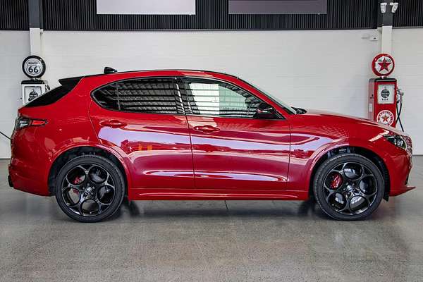 2025 Alfa Romeo Stelvio Tributo Italiano Series 5